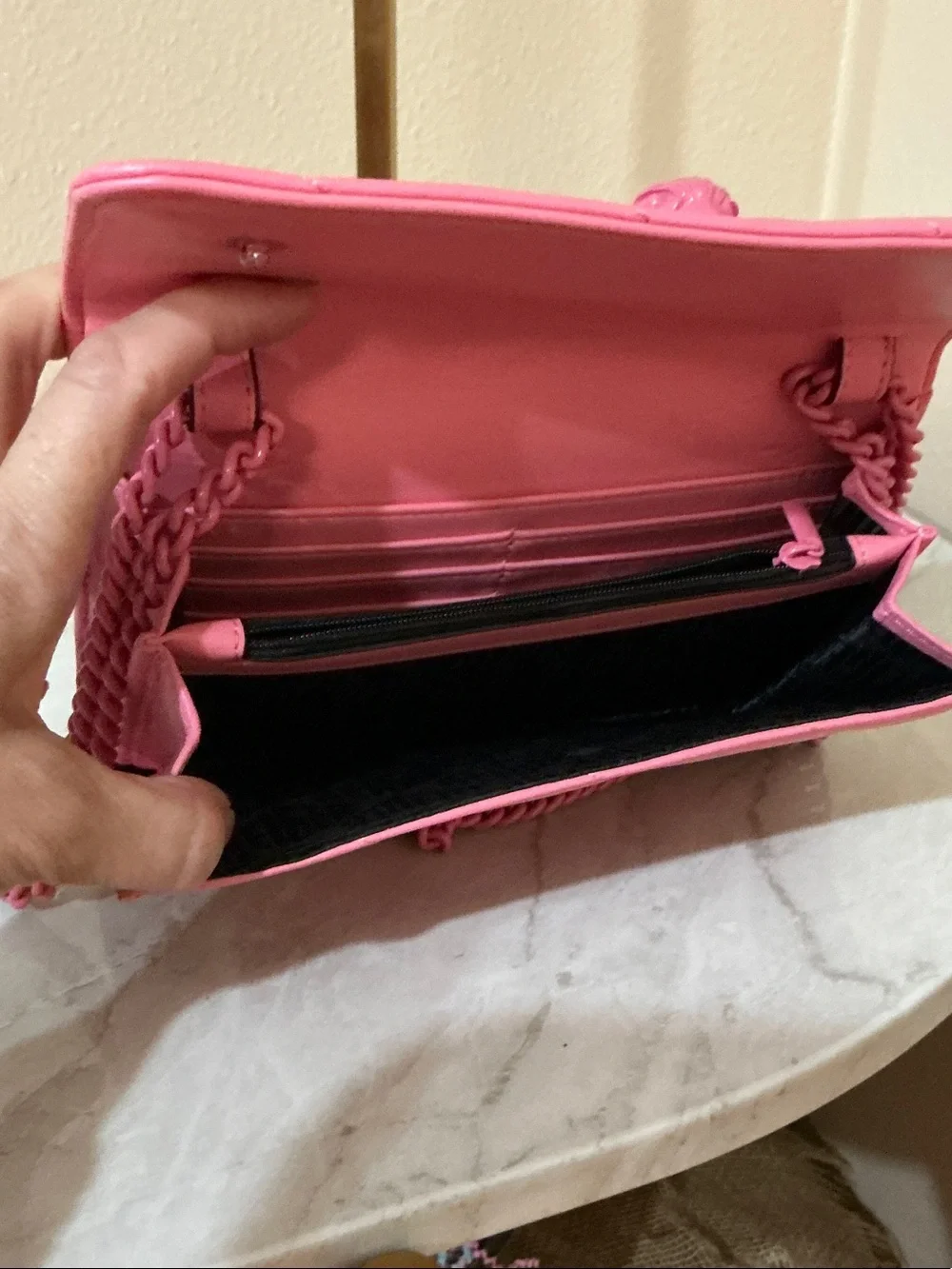 Kurt Geiger London Soho Drench leather wallet on a chain quilted vibrant pink 🤩